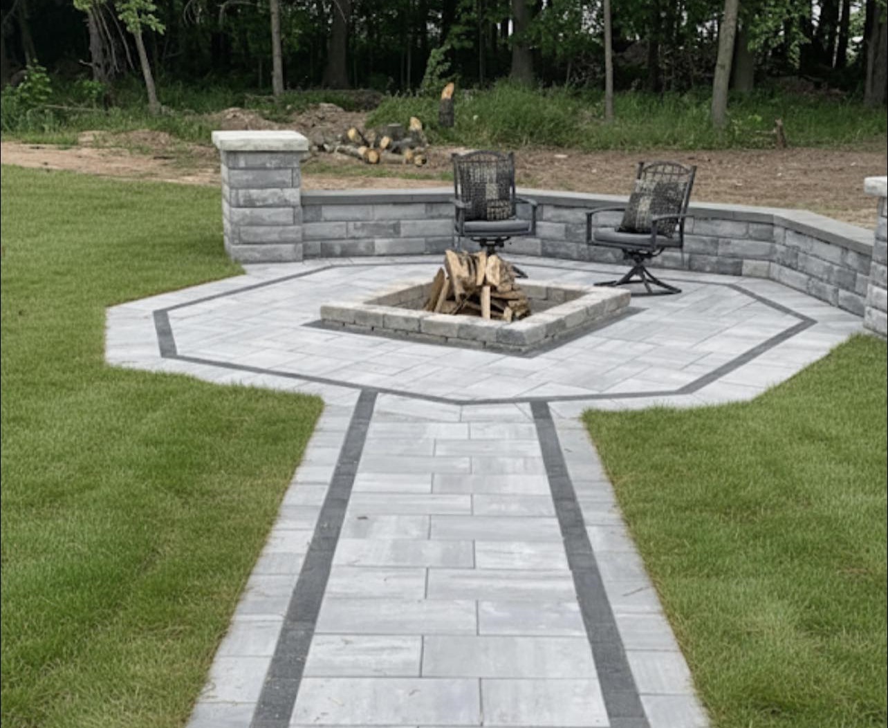 Hardscaped firepit